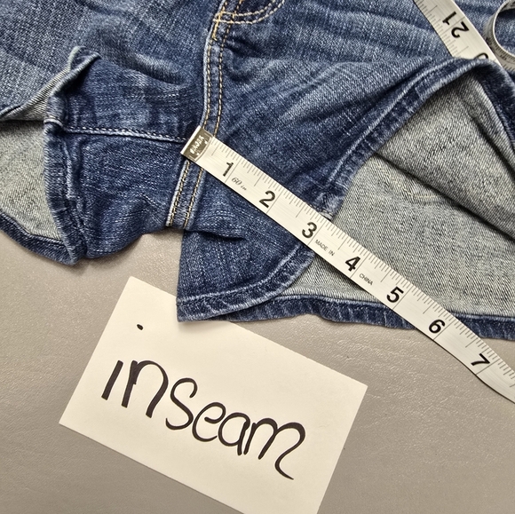 AEO stretch lightly distressed blue denim jean shorts women's size 4 - Picture 2 of 10